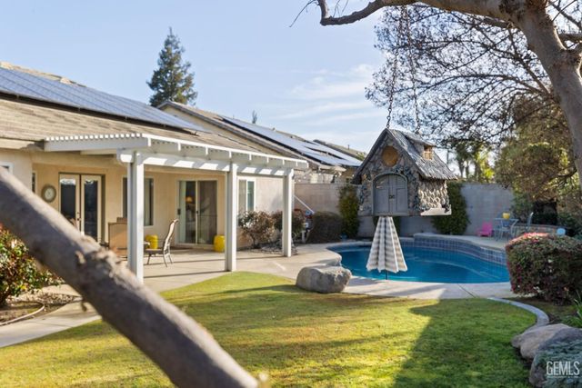 11415 Mercatello Avenue, Bakersfield, CA 93312