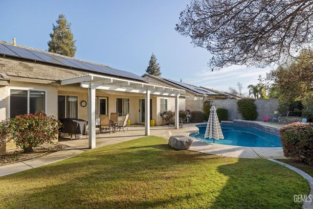 11415 Mercatello Avenue, Bakersfield, CA 93312