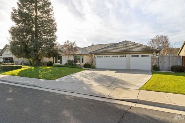 11415 Mercatello Avenue, Bakersfield, CA 93312