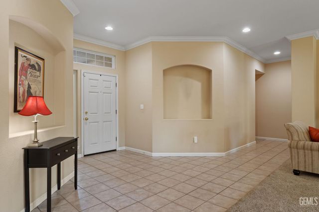 11415 Mercatello Avenue, Bakersfield, CA 93312