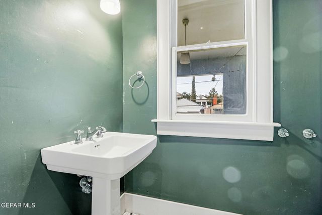 1117 ARIZONA Avenue, El Paso, TX 79902