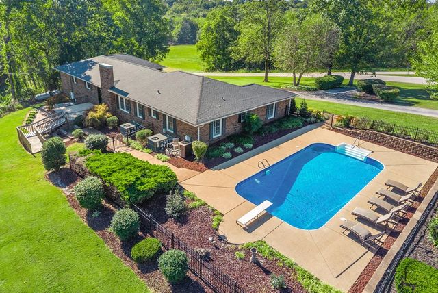 12246 Mj Boyd Rd, Crofton, KY 42217