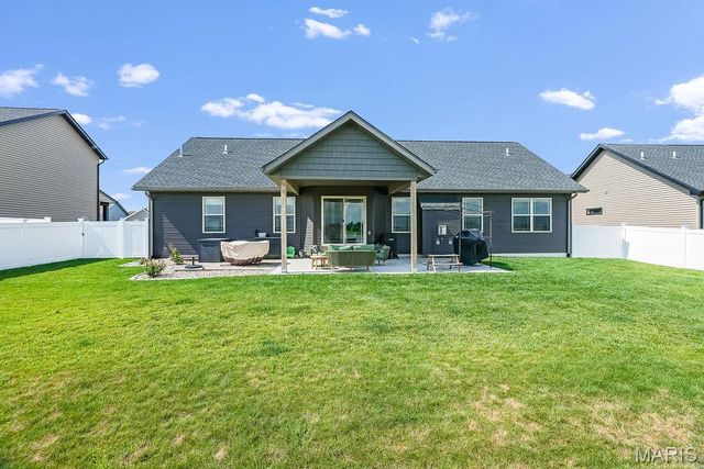 413 Rumsfeld Drive, Troy, IL 62294