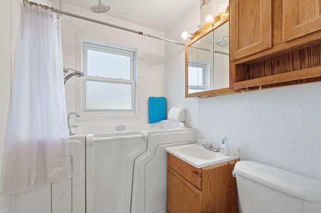 711 84th Avenue NE, Spring Lake Park, MN 55432