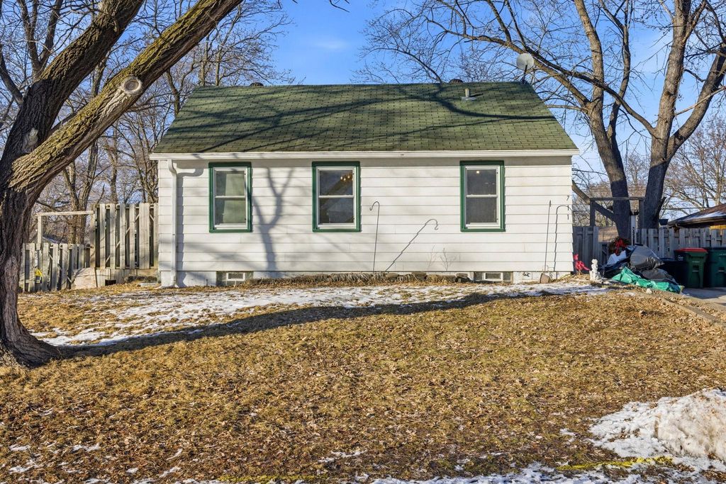 711 84th Avenue NE, Spring Lake Park, MN 55432