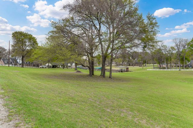 A2000 Azure Lane, Streetman, TX 75859