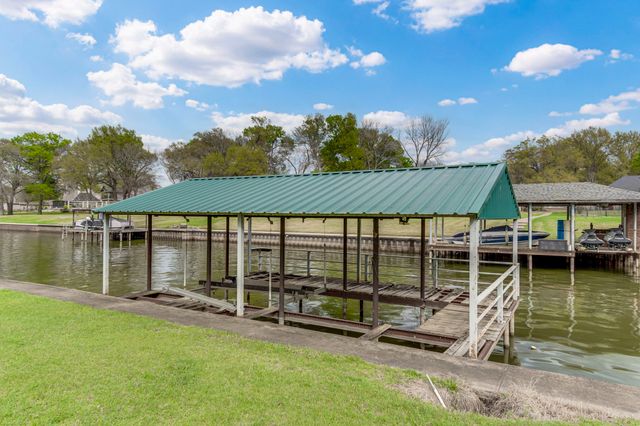 A2000 Azure Lane, Streetman, TX 75859