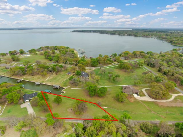 A2000 Azure Lane, Streetman, TX 75859