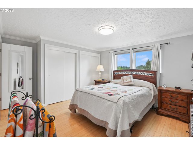 16070 S HOLCOMB Blvd, Oregon City, OR 97045