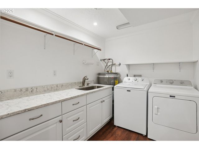 16070 S HOLCOMB Blvd, Oregon City, OR 97045