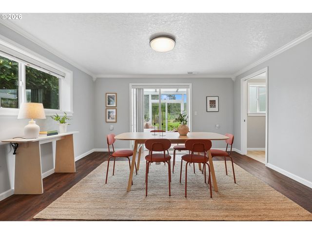 16070 S HOLCOMB Blvd, Oregon City, OR 97045