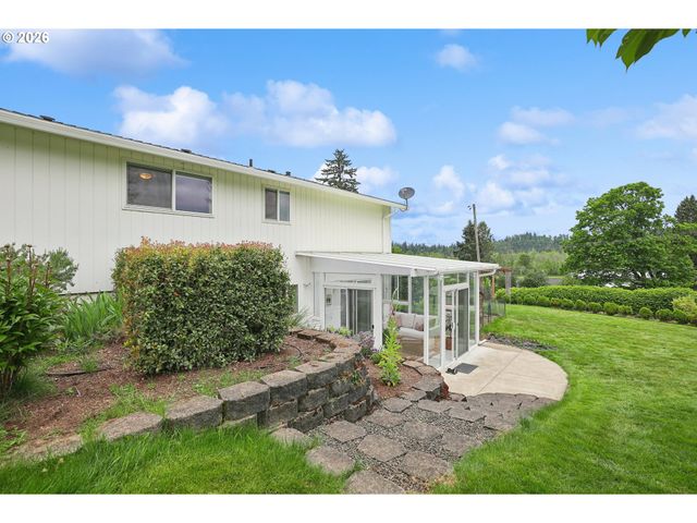 16070 S HOLCOMB Blvd, Oregon City, OR 97045
