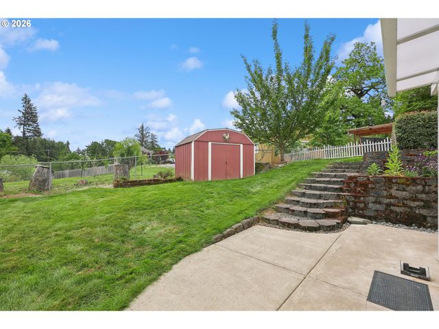 16070 S HOLCOMB Blvd, Oregon City, OR 97045
