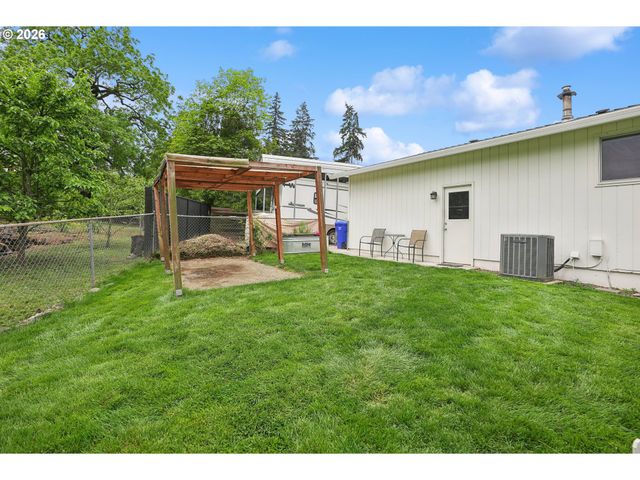16070 S HOLCOMB Blvd, Oregon City, OR 97045