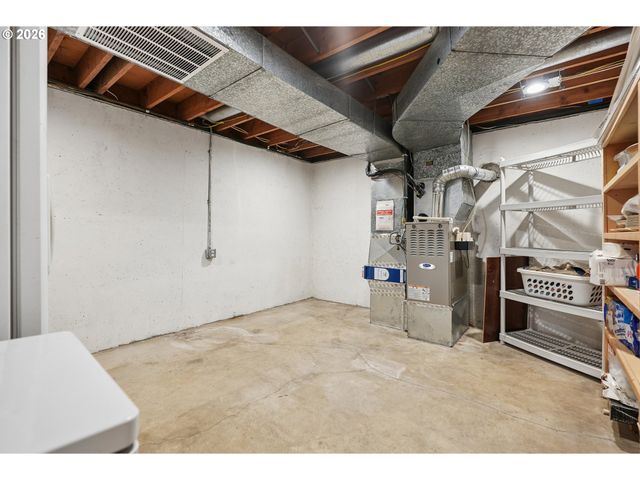 16070 S HOLCOMB Blvd, Oregon City, OR 97045