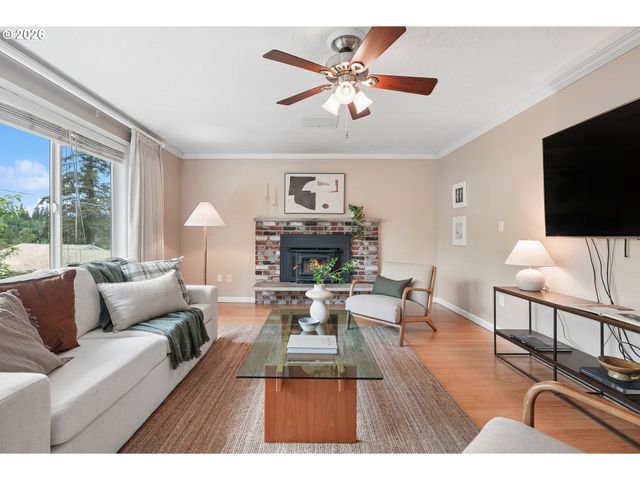 16070 S HOLCOMB Blvd, Oregon City, OR 97045