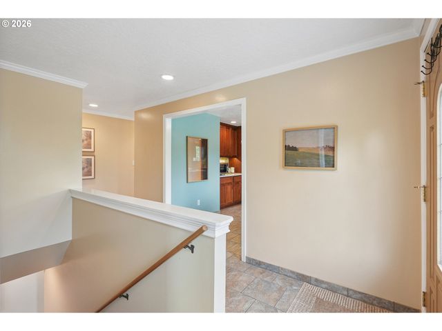 16070 S HOLCOMB Blvd, Oregon City, OR 97045