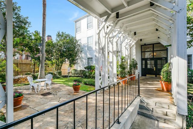 2333 Bering Drive 334, Houston, TX 77057