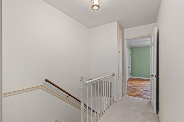 8373 Somerset Drive, Prairie Village, KS 66207