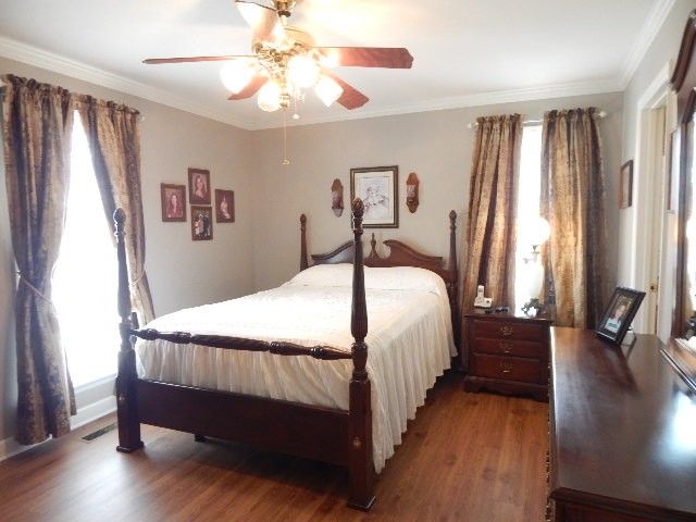 385 Creek Ln, Mcminnville, TN 37110