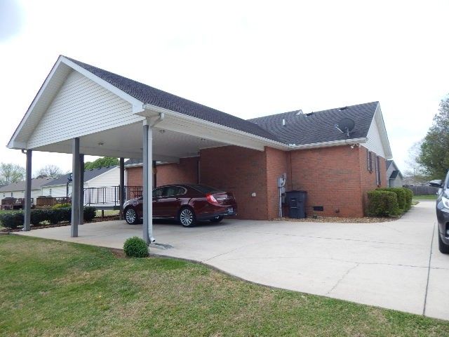 385 Creek Ln, Mcminnville, TN 37110