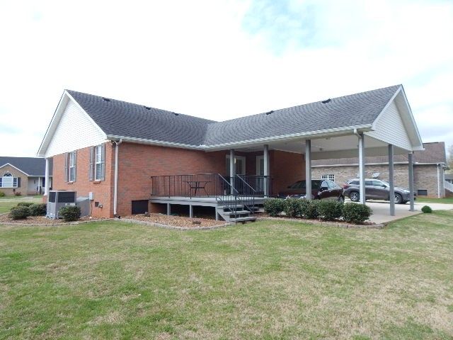 385 Creek Ln, Mcminnville, TN 37110