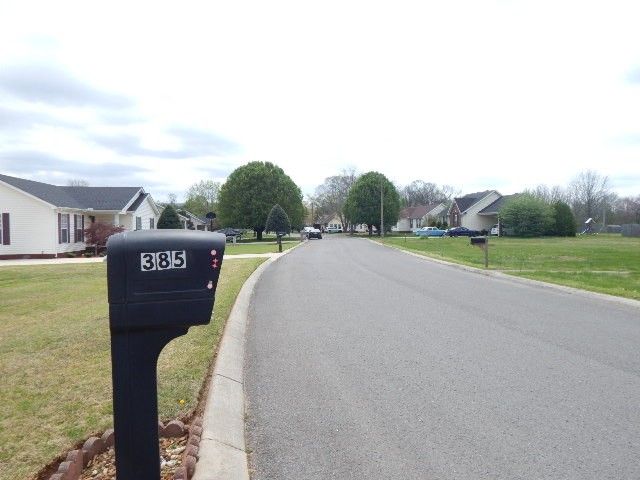 385 Creek Ln, Mcminnville, TN 37110