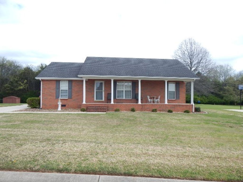 385 Creek Ln, Mcminnville, TN 37110