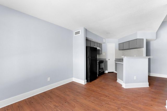 7200 W T C Jester Boulevard W 1004, Houston, TX 77088