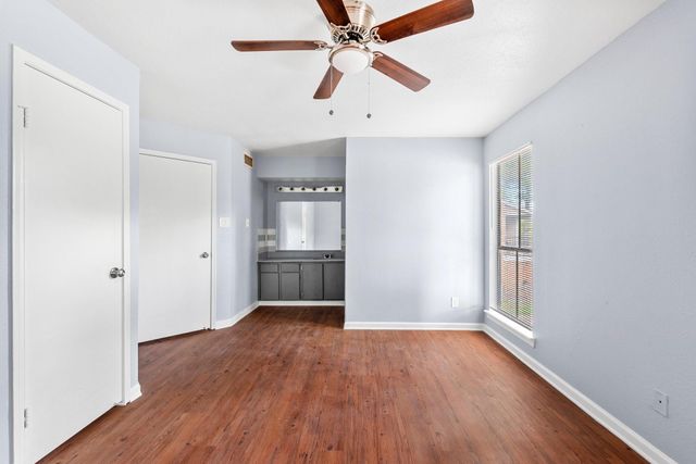 7200 W T C Jester Boulevard W 1004, Houston, TX 77088