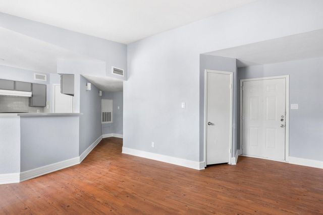 7200 W T C Jester Boulevard W 1004, Houston, TX 77088