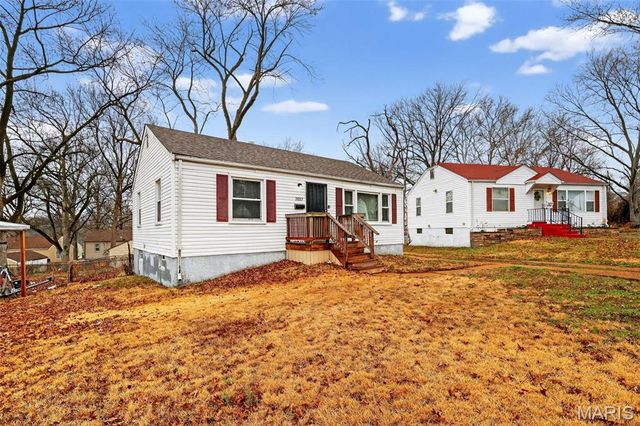 2037 Bainbridge Drive, St Louis, MO 63133