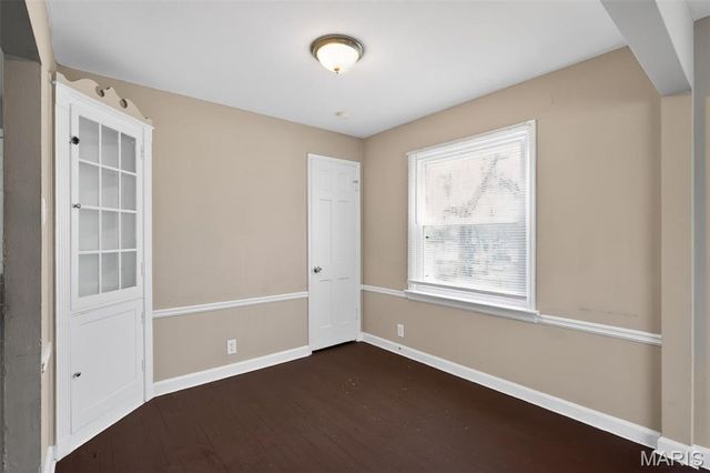 2037 Bainbridge Drive, St Louis, MO 63133