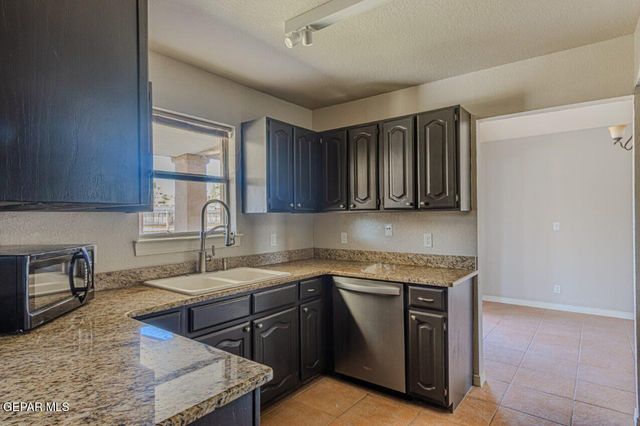 5717 SAPLINAS Road, El Paso, TX 79932