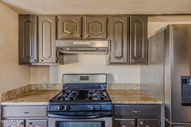 5717 SAPLINAS Road, El Paso, TX 79932