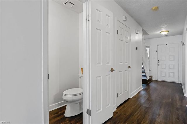 311 Woods Edge Ct, Virginia Beach, VA 23462