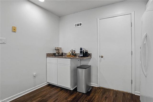 311 Woods Edge Ct, Virginia Beach, VA 23462