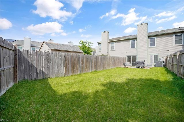 311 Woods Edge Ct, Virginia Beach, VA 23462