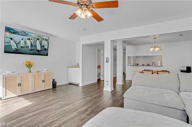 311 Woods Edge Ct, Virginia Beach, VA 23462