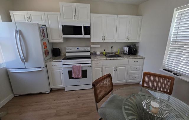 1333 NE 16th Ave, Fort Lauderdale, FL 33304