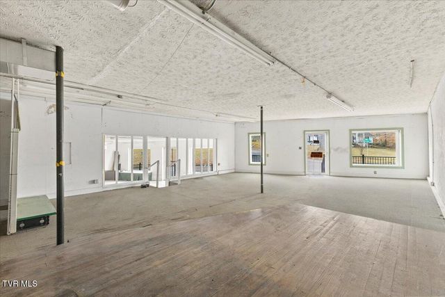 1412 Knob Creek Road, Johnson City, TN 37604