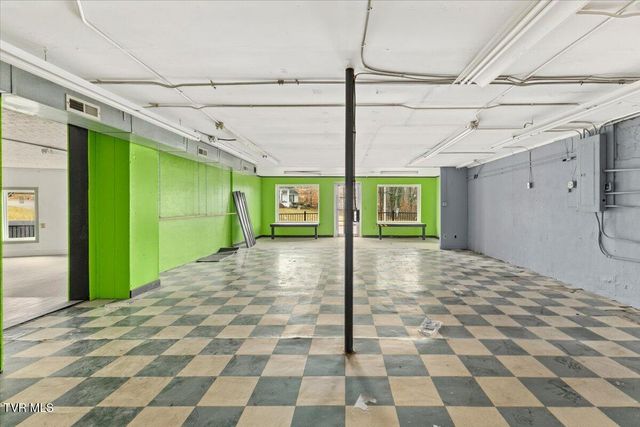 1412 Knob Creek Road, Johnson City, TN 37604