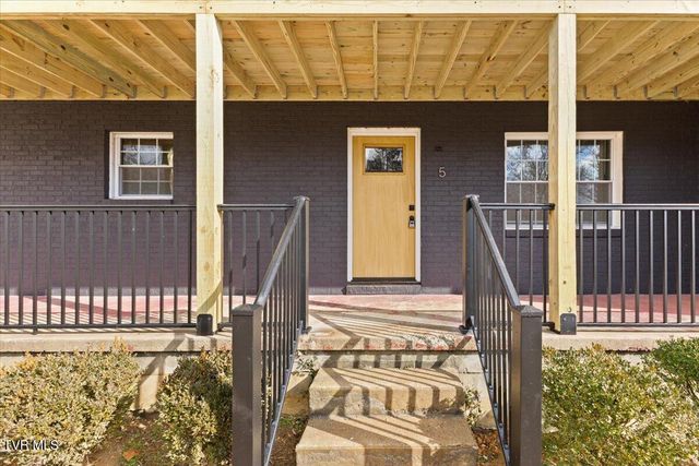 1412 Knob Creek Road, Johnson City, TN 37604