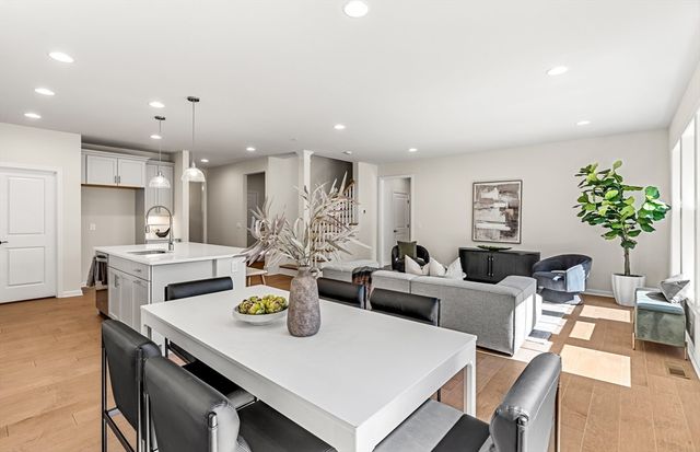 25 Sandtrap Circle 08, Walpole, MA 02081