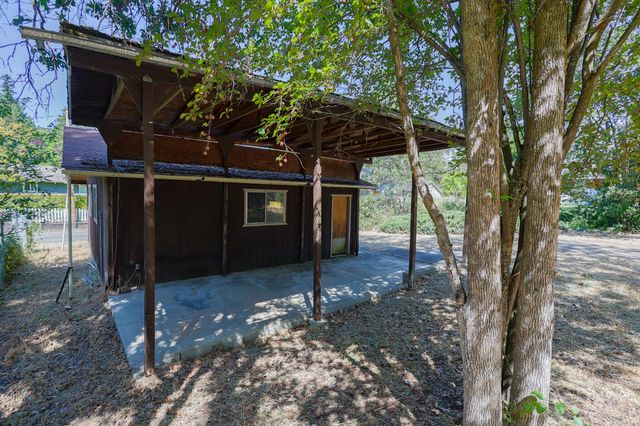 1434 NW Hawthorne Avenue, Grants Pass, OR 97526