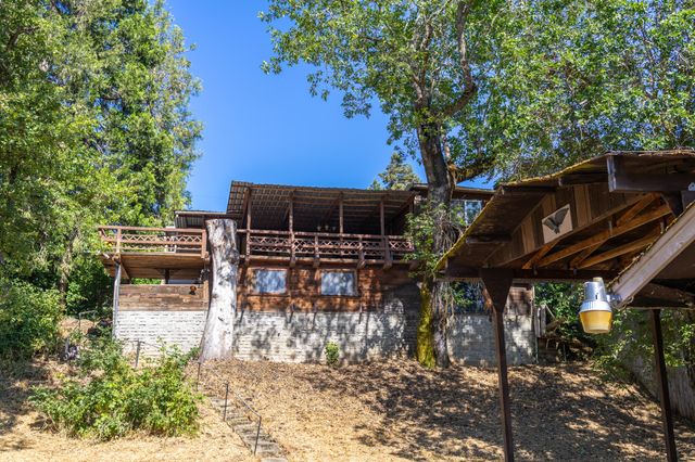 1434 NW Hawthorne Avenue, Grants Pass, OR 97526