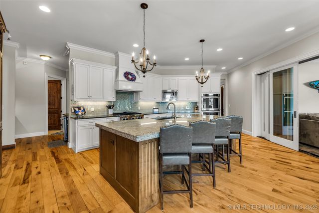 13533 S Lewis Avenue, Bixby, OK 74008