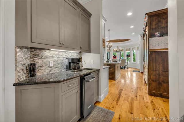 13533 S Lewis Avenue, Bixby, OK 74008