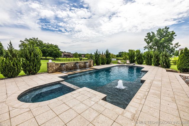 13533 S Lewis Avenue, Bixby, OK 74008