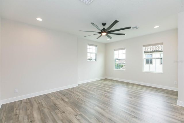 11105 RUSTIC TIMBER LOOP, San Antonio, FL 33576